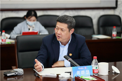 ca78013bd94048e8ac8dc7e2d1259180.jpg 黄群慧.jpg